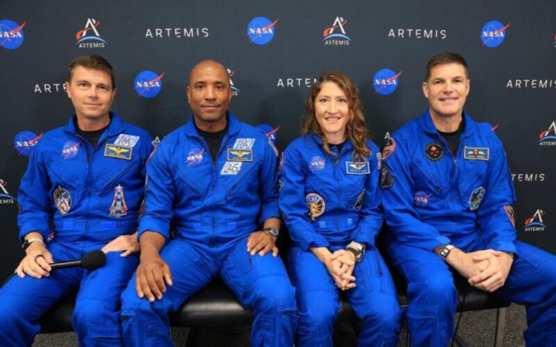 Relógio revolucionário da USP auxilia astronautas na missão Artemis II