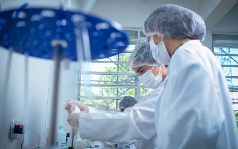 Vale do Paraíba oferece 94 estágios remunerados para estudantes de ensino técnico no novo boletim do BEEM