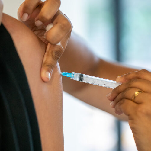 Vacinação contra a gripe em SP é estendida a todos os cidadãos