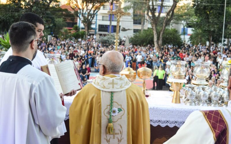 Celebrando Corpus Christi: Bauru e Itapetininga oferecem tapetes, procissões e feira de artesanato