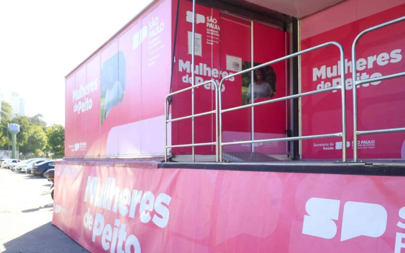 Governo de SP leva mamografias a 15 municípios por meio de carretas móveis