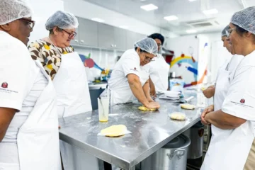 Cursos gratuitos de capacitação profissional estão com inscrições abertas na Grande São Paulo; confira o passo a passo para se inscrever.