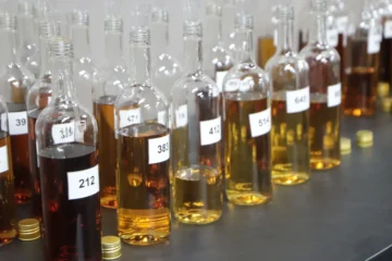 Os segredos por trás da premiação da cachaça: como é feita a avaliação?