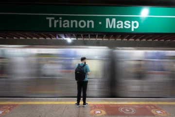 Descubra o funcionamento do Metrô no feriado de Finados