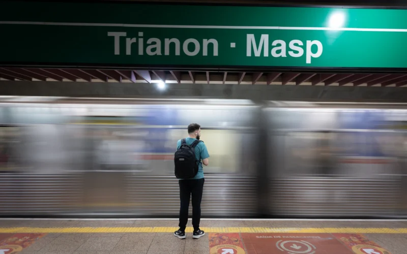Descubra o funcionamento do Metrô no feriado de Finados